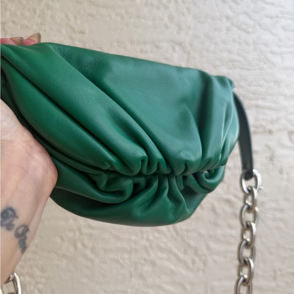 BOTTEGA VENETA
Green Leather Pouch Chain Belt Bag - Picture 3 of 11